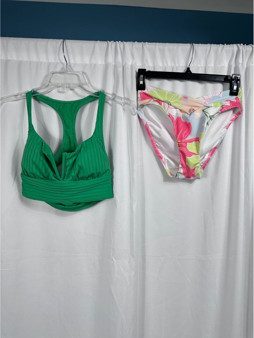 Sanctuary Women's Two-Piece Swimsuit Set - Green Top & Floral Bottom, XS